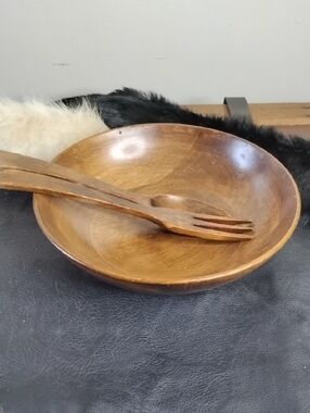 Handcrafted Wooden Salad Bowl with Serving Forks - Warm Brown